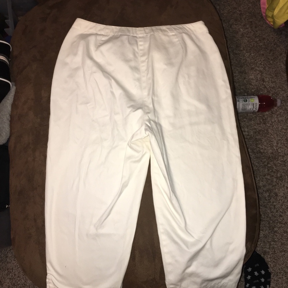 White Capris - Picture 3 of 4